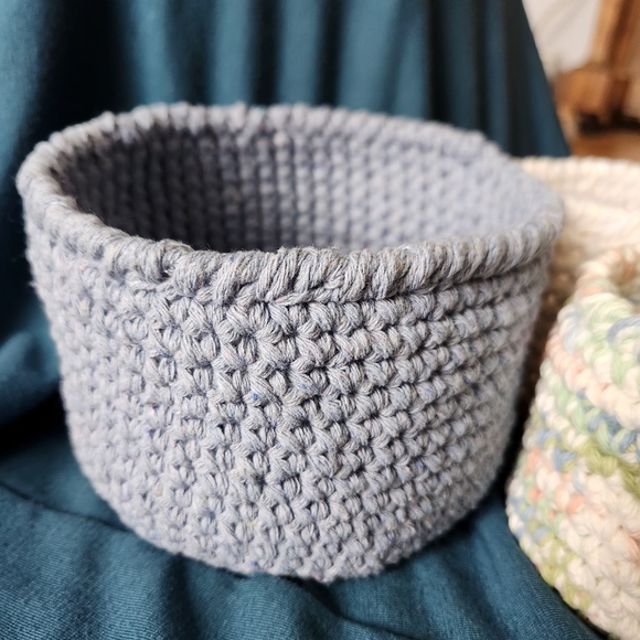 Handmade crochet nesting baskets - Picture 3 of 6